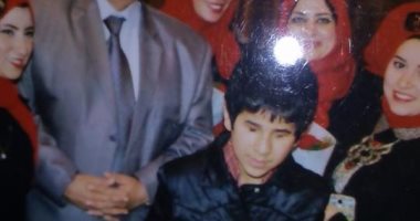 الطفل محمد عبد الله "كفيف" يعزف على الأورج بمهارة فائقة