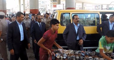 مدير أمن الغربية يتفقد المواقف بالمحلة ويستمع لشكاوى المواطنين