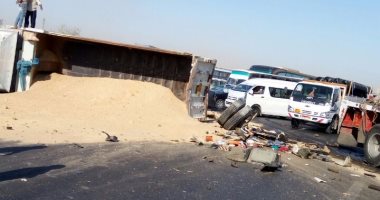 إصابة 4 فى تصادم سيارتين ملاكى ورحلات بطريق سيدى عبدالرحمن بالإسكندرية
