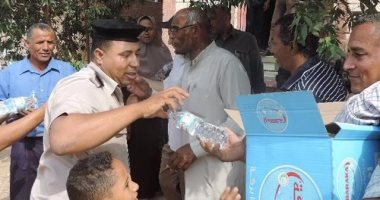 بالصور.. الداخلية ترفع شعار "الشرطة فى خدمة الشعب الحران"