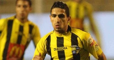 لاعب الأهلى السابق معروض على الزمالك