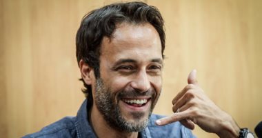 يوسف الشريف يعود القاهرة بعد انتهائه من مشاهد الساحل فى "بنى آدم"