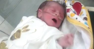 قارئ يناشد وزير الصحة لمساعدته فى توفير حضانة لحفيده 