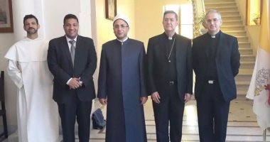 لقاء بين "مركز الأزهر" و "المجلس البابوى" لبحث تفعيل العلاقات