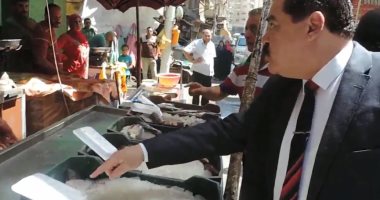 بالصور ..مدير أمن الدقهلية يقود حملة تموينية للرقابة على الأسواق 