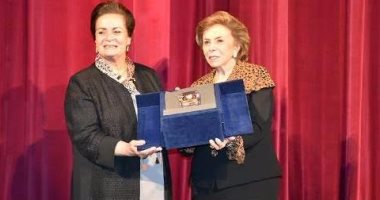 ميرفت التلاوى تكرم المهندسة نادية عبده أول سيدة تتولى منصب محافظ