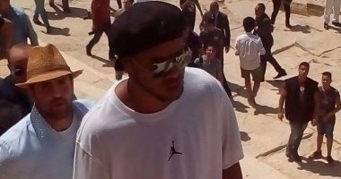ننشر صور رونالدينيو أمام الأهرامات