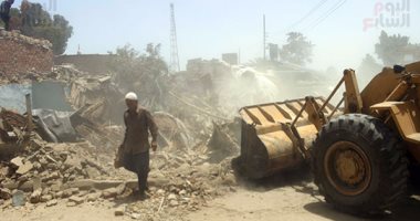 بالصور.. بدء إخلاء أول منطقة عشوائية بالإسماعيلية