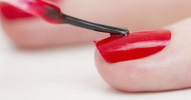 4 أخطاء تحرمك من الحصول على طلاء أظافر مثالى