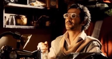 أحمد حلمى يحذف لينك فيلم "18 يوم" من صفحته على "فيس بوك"
