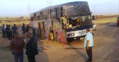 إصابة 10 أشخاص إثر انقلاب أتوبيس بالطريق الإقليمي اتجاه العين السخنة