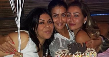 بالفيديو والصور.. بعد اعتذارها لجمهورها..غادة عبد الرزاق تحتفل بعيد ميلادها