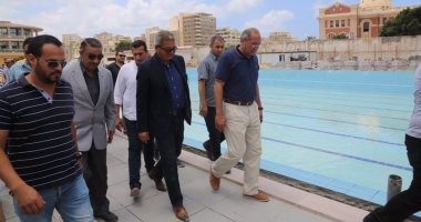 وزير الشباب والرياضة يتفقد حمام السباحة الأوليمبى بنادى الاتحاد السكندرى
