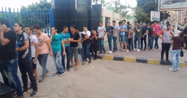 شاهد.. طوابير جماهير الزمالك لشراء تذاكر لقاء أهلى طرابلس.. وتواجد أمنى مكثف