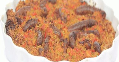 طريقة عمل طاجن لسان العصفور بالسجق