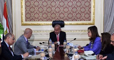 بالصور.. رئيس الوزراء يلتقى ممثل الأمم المتحدة للسكان لمناقشة ملف القضية السكانية