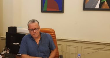 مدير"الحرية للإبداع" بالإسكندرية: فشلت فى استقطاب الشباب لعدم تخيلهم علو صوت للمعارضة.. واجهنا الأفكار الظلامية فى عهد مرسى.. منعت علاء الأسوانى من إقامة صالونات.. نسعى لإقامة مهرجانات دولية ولكن ينقصنا التمويل