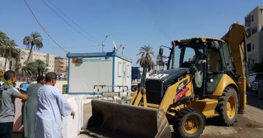 بعد انتشار ظاهرة الكافيتريات.. حملات مكثفة على تعديات الطرق الصحراوية بالأقصر