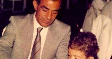 شاهد.. الجوهرى بصحبة نجله فى إحدى المناسبات 