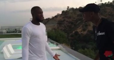 شاهد.. رقصة مجنونة من بوجبا احتفالا بانتقال لوكاكو إلى مانشستر يونايتد
