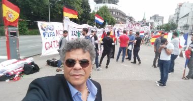 بالصور.. "بيت العائلة المصرية" يشارك بوقفة ضد إرهاب قطر أمام قمة العشرين