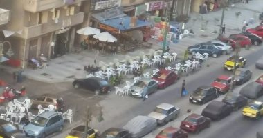 تكدس مرورى بسبب تعدى أصحاب المقاهى على شارع محمد نجيب بالإسكندرية