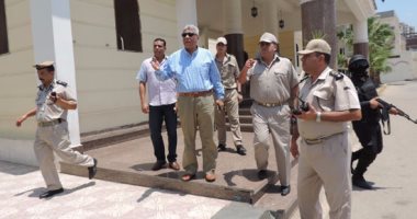 بالصور.. مدير أمن البحيرة يتفقد الخدمات الأمنية فى دمنهور