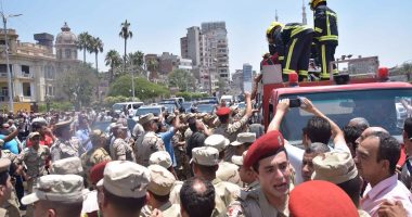 أمن الدقهلية يخلص سائقا من الأهالى ويحقق فى إشهاره "رابعة" بجنازة الشهداء