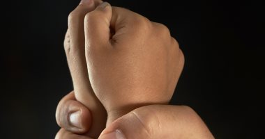 قبل ما تربى ولادك على الضرب... كيف تصنع من طفلك أب عنيف وزوج متوحش؟