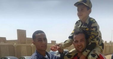 الفنان محمد رمضان يشارك فى جنازة الشهيد أحمد المنسى