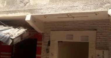 بالصور.. إزالة عقار مائل وتغريم آخر 60 ألف جنيه للهدم بدون ترخيص بالإسكندرية