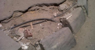 كابلات كهربائية تهدد حياة السكان بالحى السويسرى فى مدينة نصر