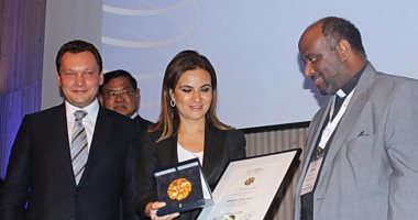 "كرانس مونتانا" يمنح سحر نصر ميدالية ذهبية ضمن 5شخصيات على مستوى العالم 