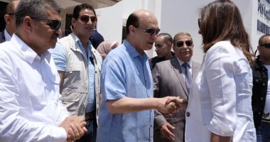 بالصور .. الفريق مميش يستقبل وزيرة الهجرة ووفدا من المجلس الثقافى الأمريكى