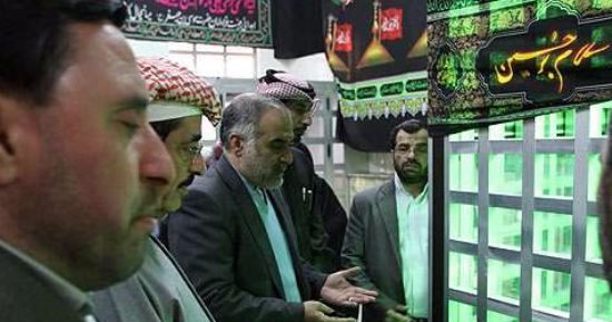 بالصور.. مرشح قطر لليونسكو يتبرك بقبر الخمينى فى طهران