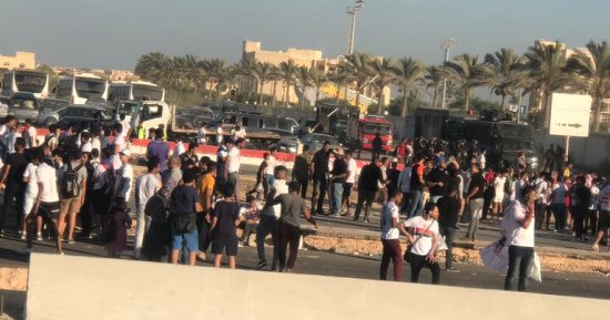 بالصور.. زحام شديد فى برج العرب قبل موقعة الزمالك والأهلى الليبى