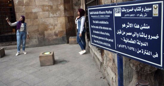 بالصور.. الآثار تنظم وقفة بالشموع حدادا على أرواح شهداء رفح