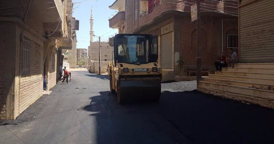 تحويل طريق مير - أدير المحرق بالقوصية لإعادة رصفه و ترميمه بأسيوط