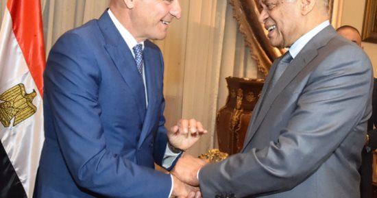 بالصور.."عبد العال" يستقبل رئيس لجنة المخابرات بمجلس الشيوخ الإيطالى 