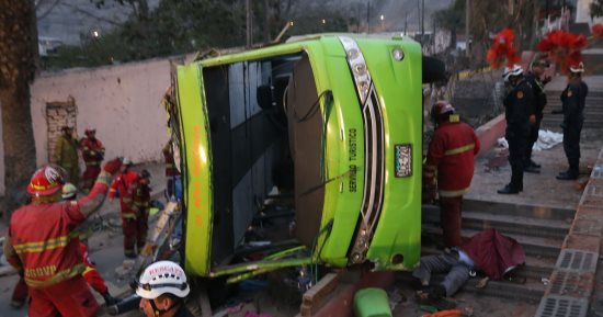 إصابة 24 شخصا فى تحطم حافلة تقل سياحا من كوريا الجنوبية بالنمسا