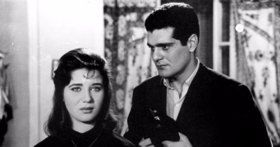 اليوم.. عرض فيلم "فى بيتنا رجل" لعمر الشريف فى أسبوع "أفلام لورانس العرب"