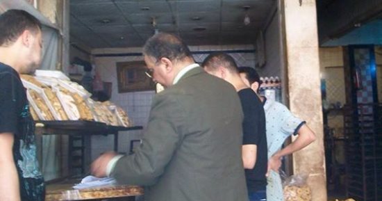 بالصور.. محافظة الإسكندرية تشن حملات غلق للمحال المخالفة بحى الجمرك