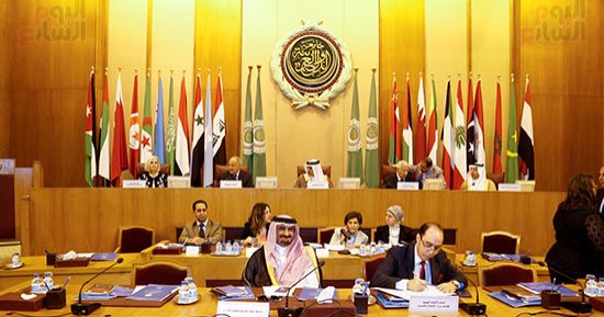 مندوب قطر يثير "فوضى" فى اجتماع وزراء الإعلام العرب ورئيس الجلسة يحرجه.. وزير إعلام البحرين: "الجزيرة" لم تلتزم بأخلاقيات العمل الإعلامى وتروج للإرهاب.. والوزير السعودى: القناة "تطبل" للدوحة وتشق الصف العربى 