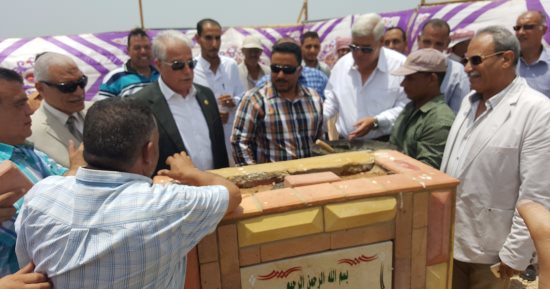 محافظ جنوب سيناء ونائب وزير الإسكان يتفقدان الإنشاءات السكنية فى الرويسات