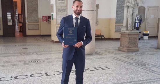 قبل التنسيق.. تعرف على أشهر الدكاترة وخريجى الجامعات بملاعب الكرة.. مدافع يوفنتوس ماجستير فى الإدارة.. بيلليجرينى مهندس مدنى.. وسقراط يعتزل الكرة ويلجأ لممارسة الطب فى البرازيل