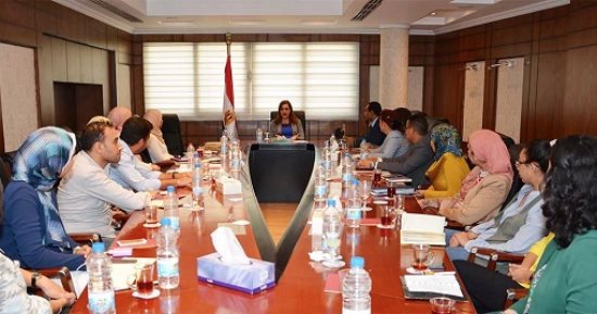 وزيرة التخطيط تلتقى طلاب منحة ماجستير الإدارة العامة بالجامعة الأمريكية