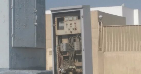 بالصور.. أكشاك كهربائية مكشوفة تهدد حياة الأهالى بالتجمع الخامس