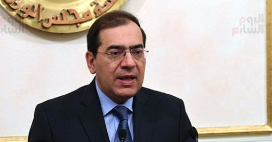 الحكومة تستعرض مراحل التشغيل لحقل ظهر