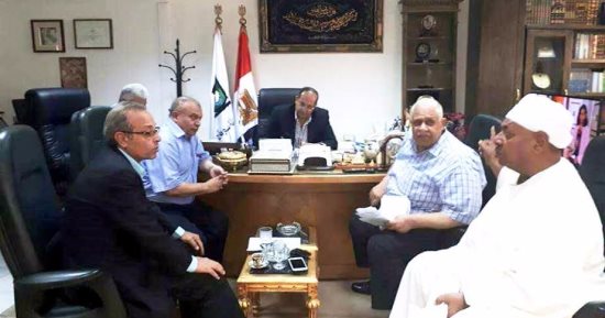محافظ سوهاج يلتقى أعضاء مجلس النواب لمناقشة حالة مياه الرى 