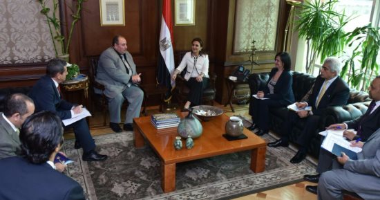سحر نصر تبحث مع سفير رومانيا ترتيبات عقد اجتماعات اللجنة المشتركة فى بوخارست